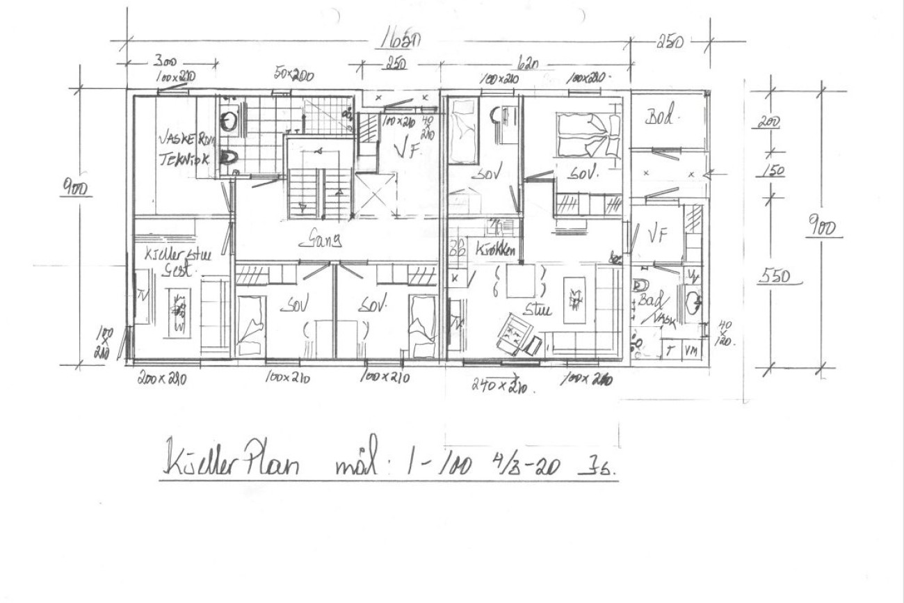 På skissen er det inntegnet en firkant med et kryss over ved siden av trappen, her kan det etter hvert settes inn en heis. 
